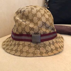Gucci fedora only worn 2xs…